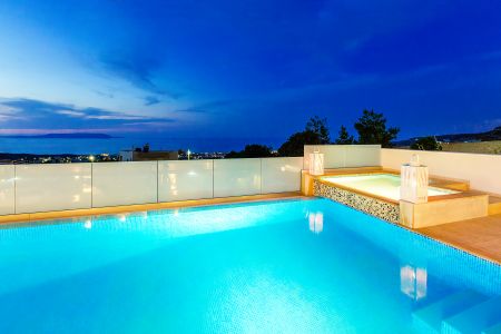  Pool/jacuzzi view